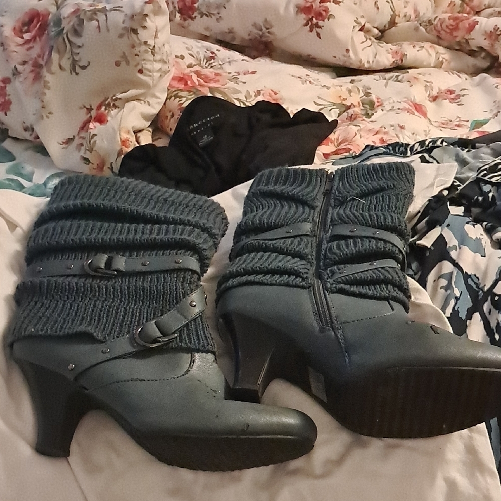 Stylish Blue Women's Boots